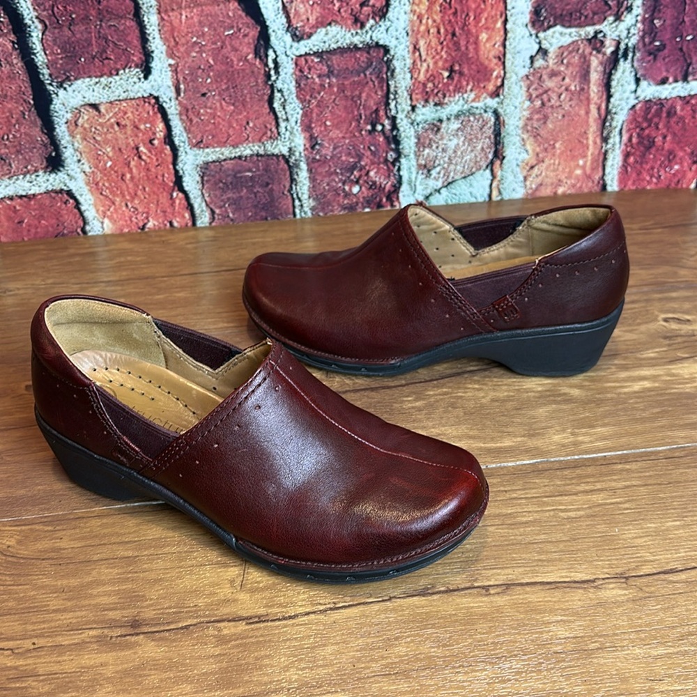 Clarks Women's Burgundy Slip-On Leather Clogs